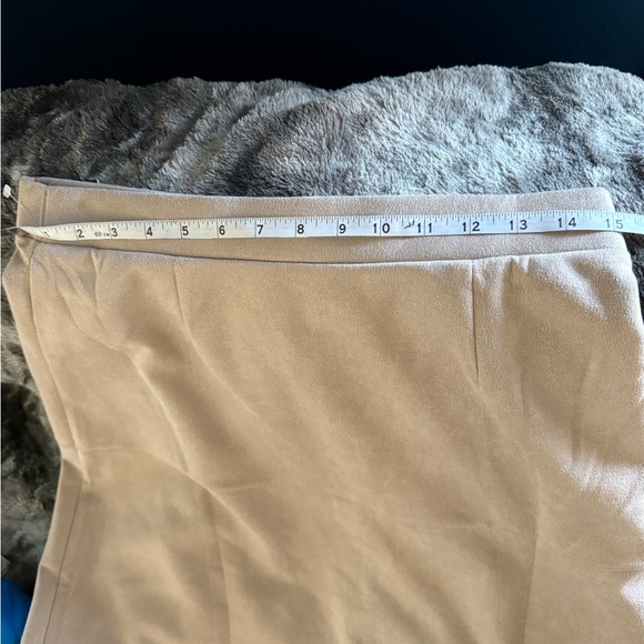 Stunning Size S suede-like skirt NYC Beige A-Line Women's Skirt NWT - Picture 7 of 8